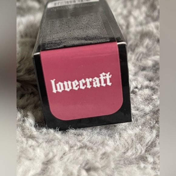 KVD Vegan Beauty: Studded kiss lipstick in Lovecraft - Picture 2 of 3